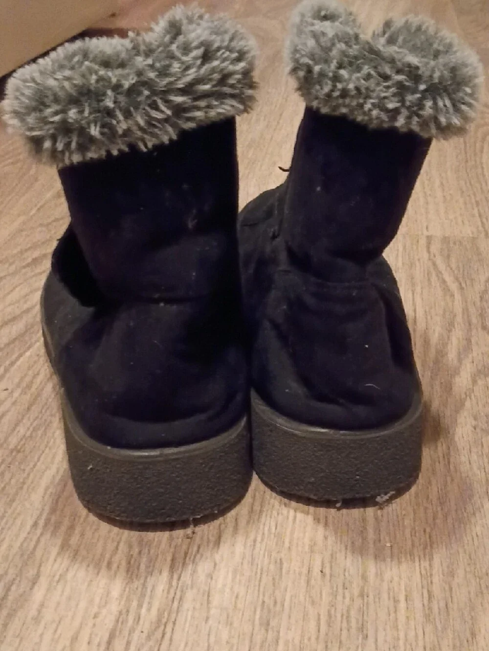 Black Faux-Fur Cuff Winter Boots for Women – Quilted Slip-On Style